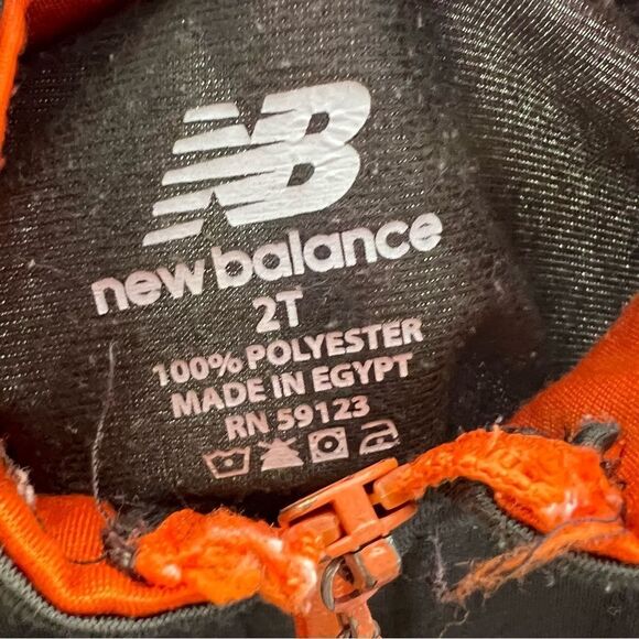 New balance, full zip athletic jacket toddler 2T/24M 100% polyester  - Picture 2 of 8